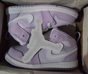 Jordan 1 Mid Violet Mist Barely Grape (TD) Size: 9C