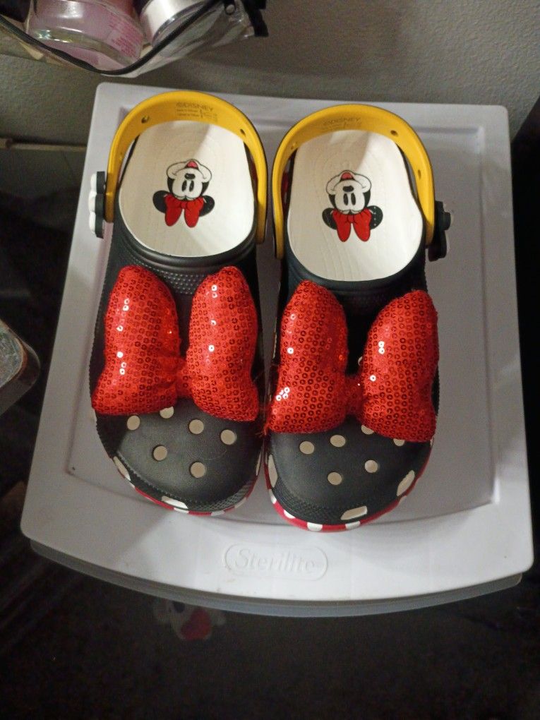 Minnie Mouse Crocs