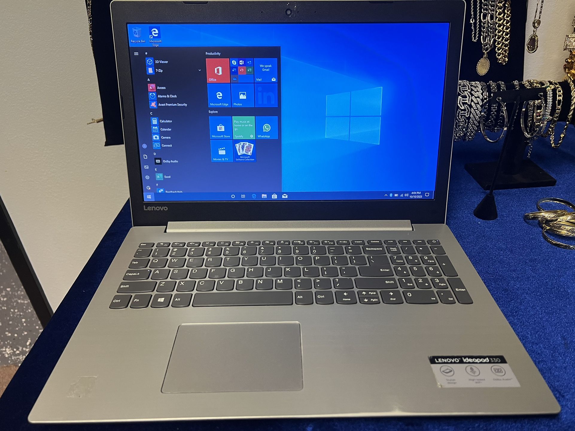 Lenovo Laptop. New Windows 10