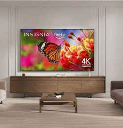 Insignia F50 4 K 70” New 🆕 In Box With Swivel Wall Mount