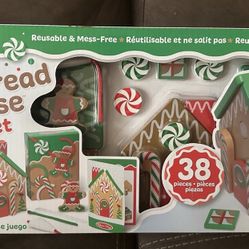 New Melissa & Doug gingerbread house play set