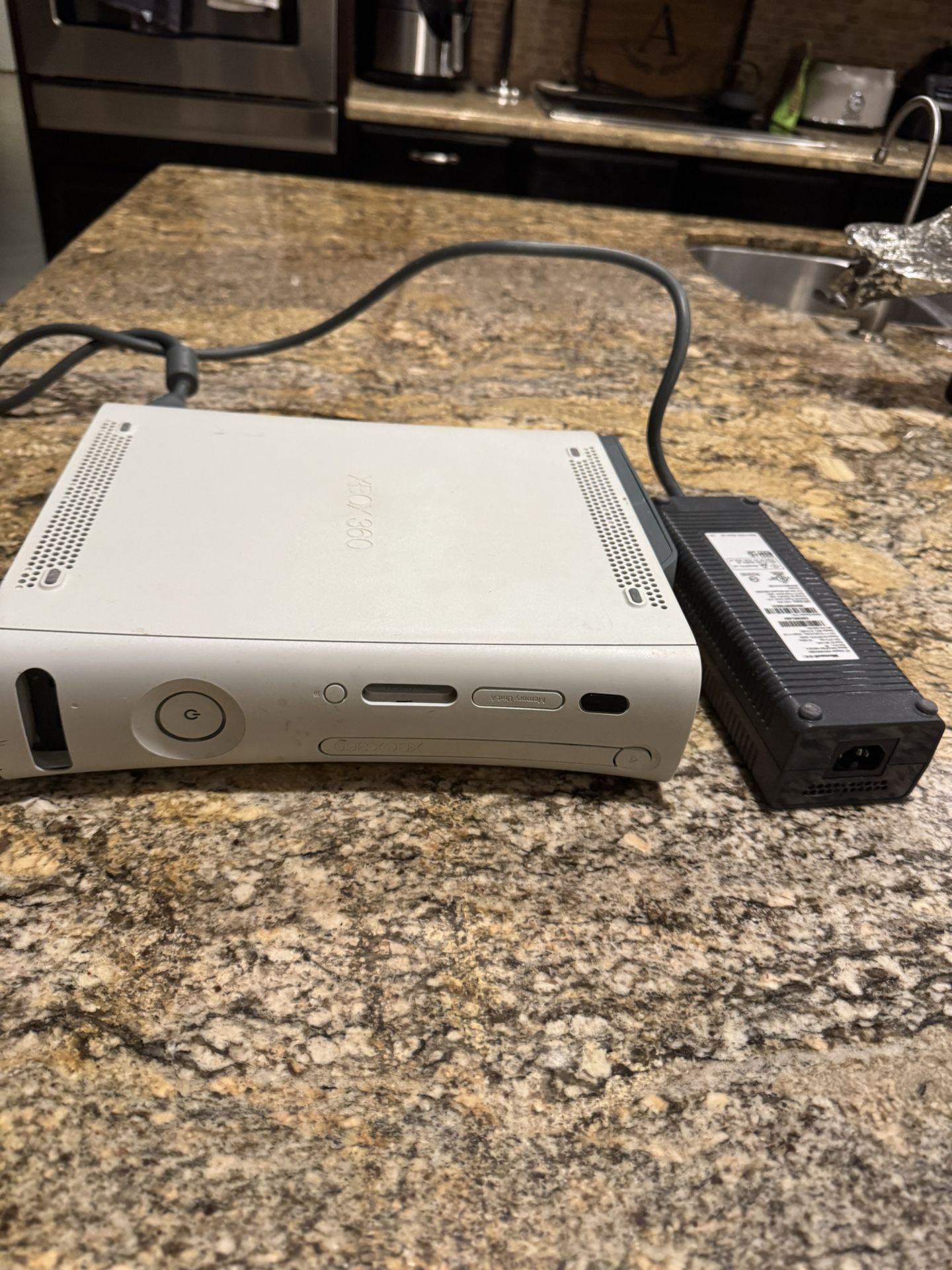 Official Microsoft Xbox 360 60GB Console & Wires! ~ Works Great! Fast Shipping!