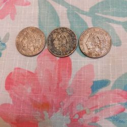 MONEDAS DE CINCUENTA CENTAVOS DOS DEL 71 Y UNA DEL 81 