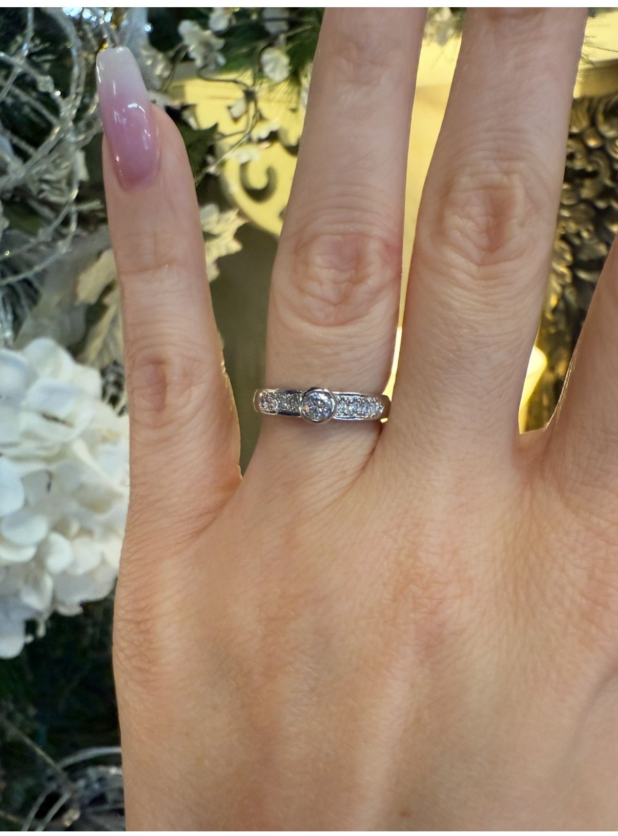 Platinum Ring Band With Natural Diamonds