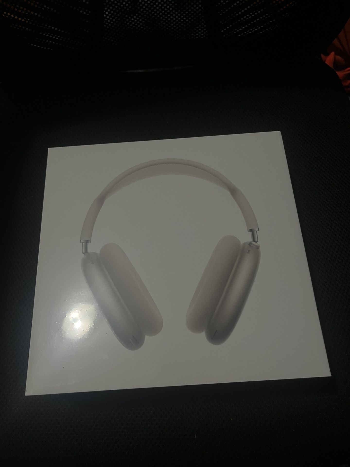 Airpod Max (Starlight) With receipt. Authentic
