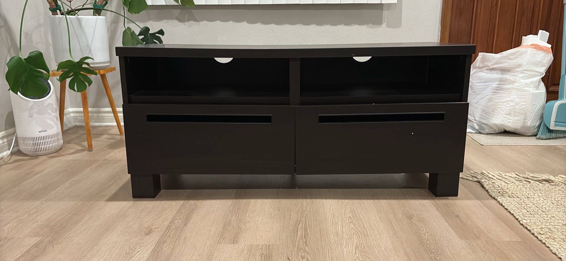 TV Stand / Console