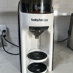 Baby Brezza Formula Pro Advanced – Easy Bottle Maker