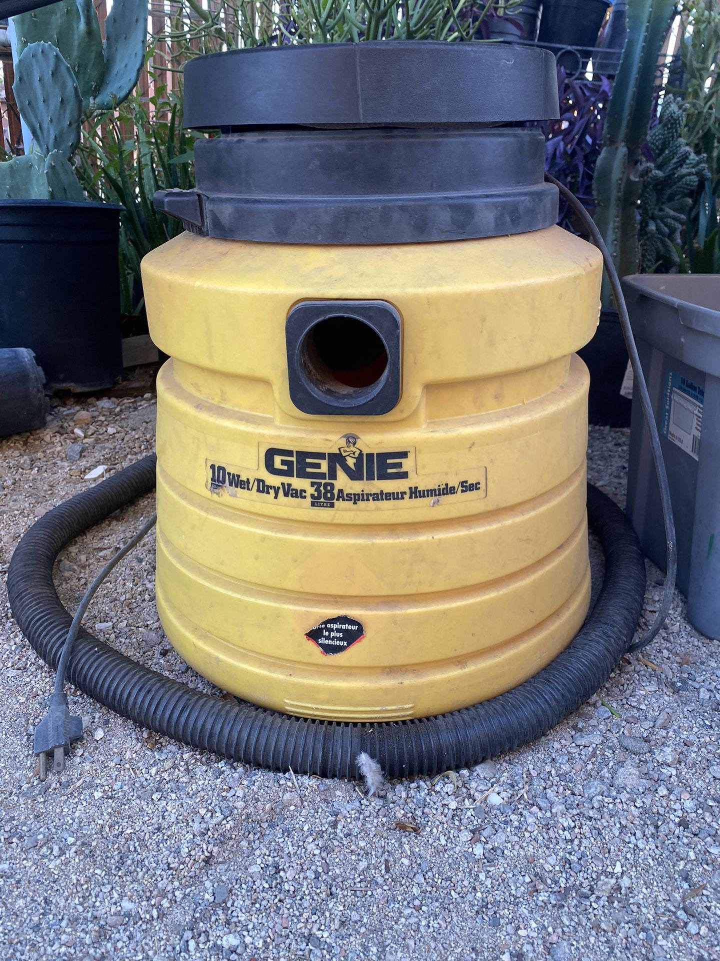 Genie Wet/dry Vacuum
