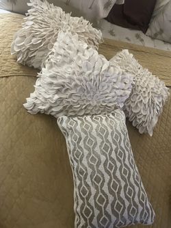 Decorative Pillows 