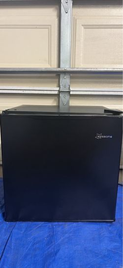 Mini fridge