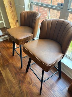 2 Barstools!