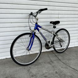 Women’s Hybrid Bike