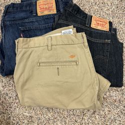 Men’s Levi’s And Khakis 40/30