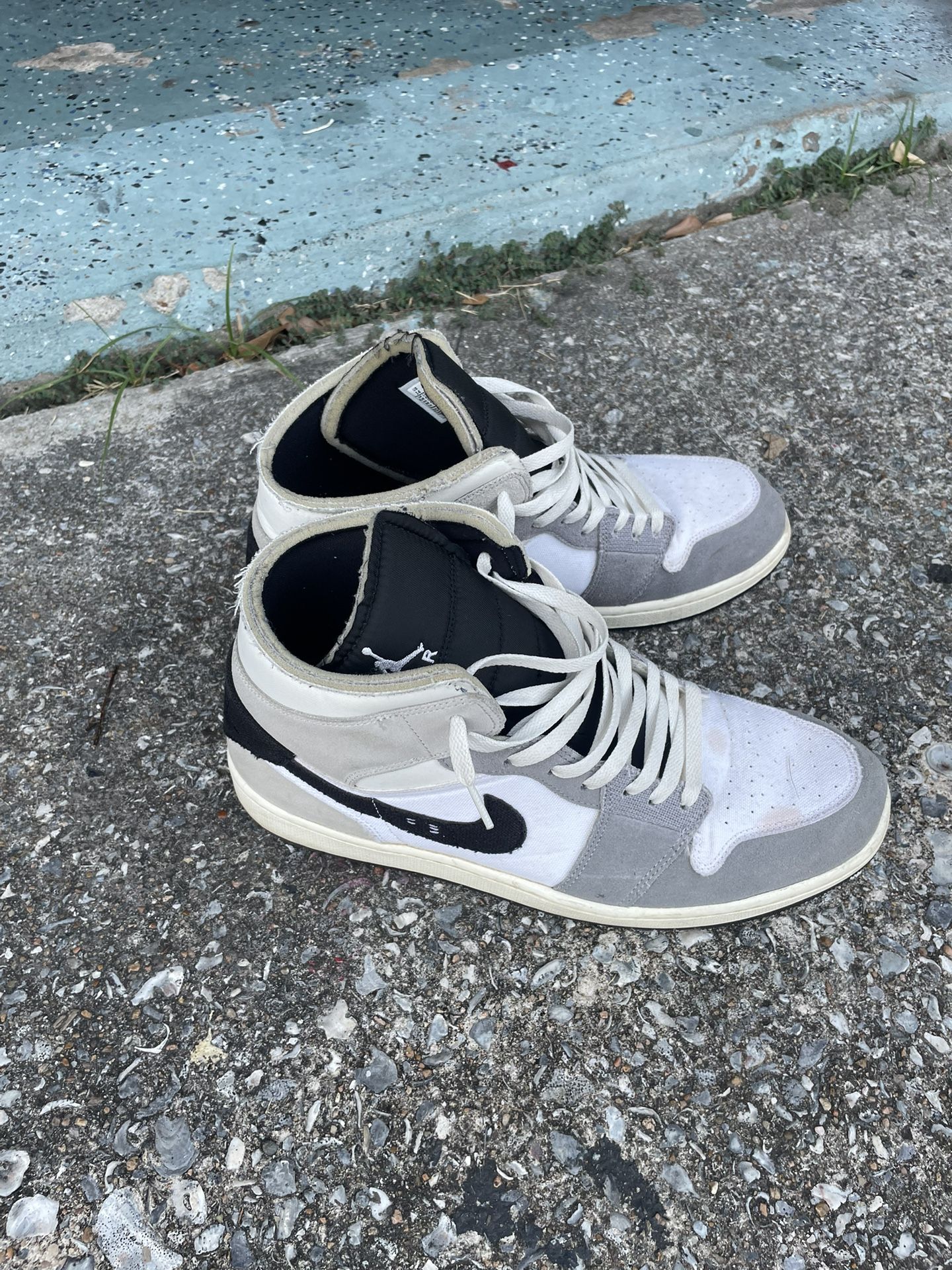Jordan 1 Mid