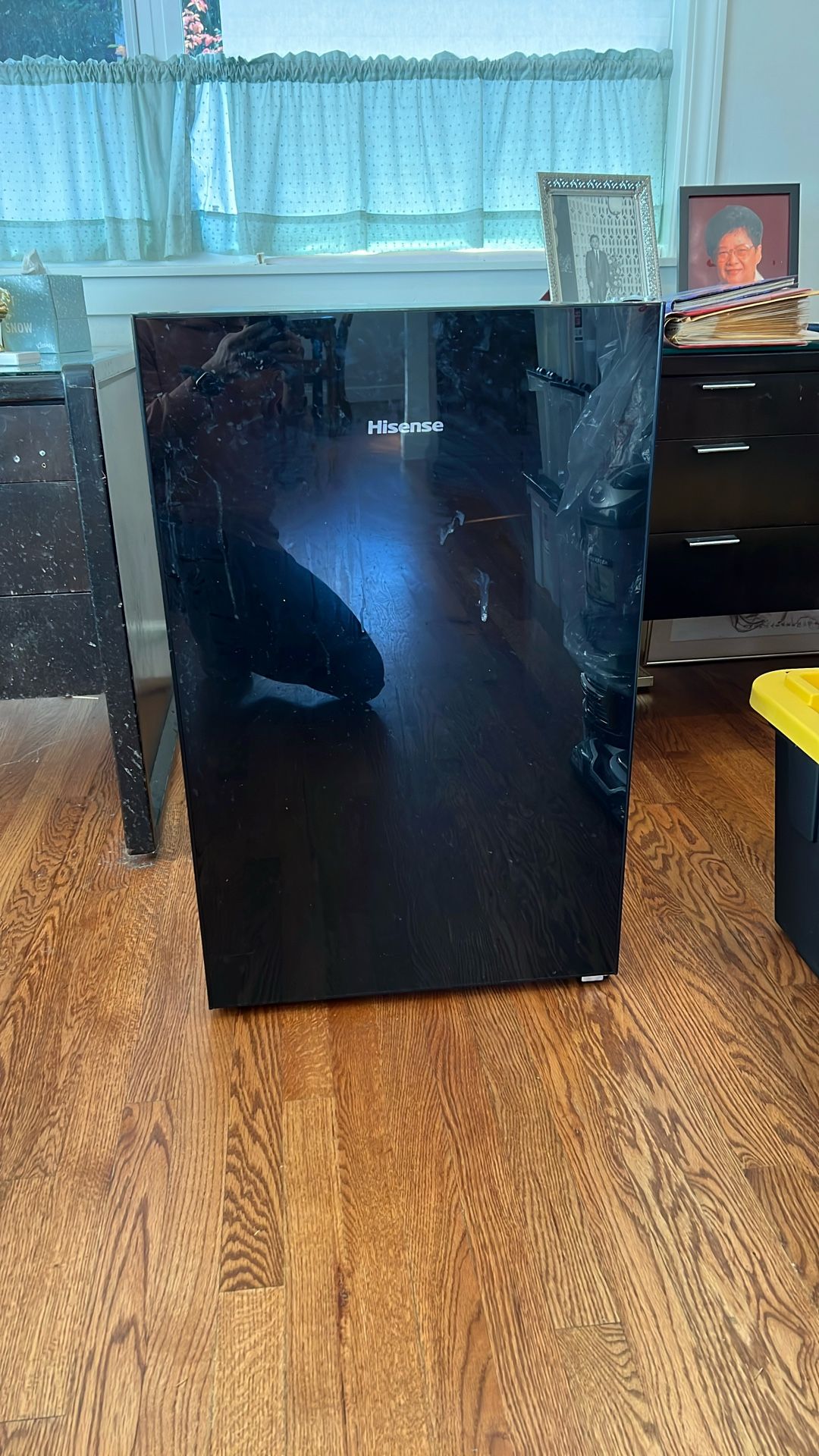 Mini Fridge, Hisense 4.4 Cu ft, Single Door