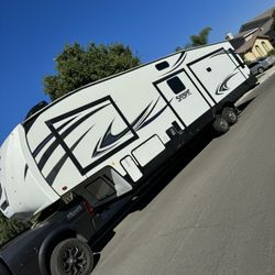 2019 42ft Sabre 36BHQ 5th wheel RV