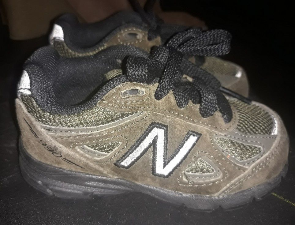 New Balance Little Boys Size 6