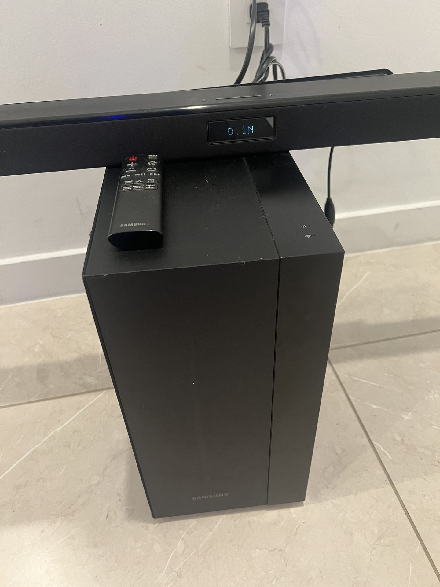 Samsung Sound Bar With Subwoofer And Remote