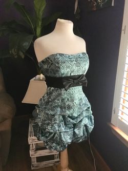 Strapless dress size 7, blue with black bow