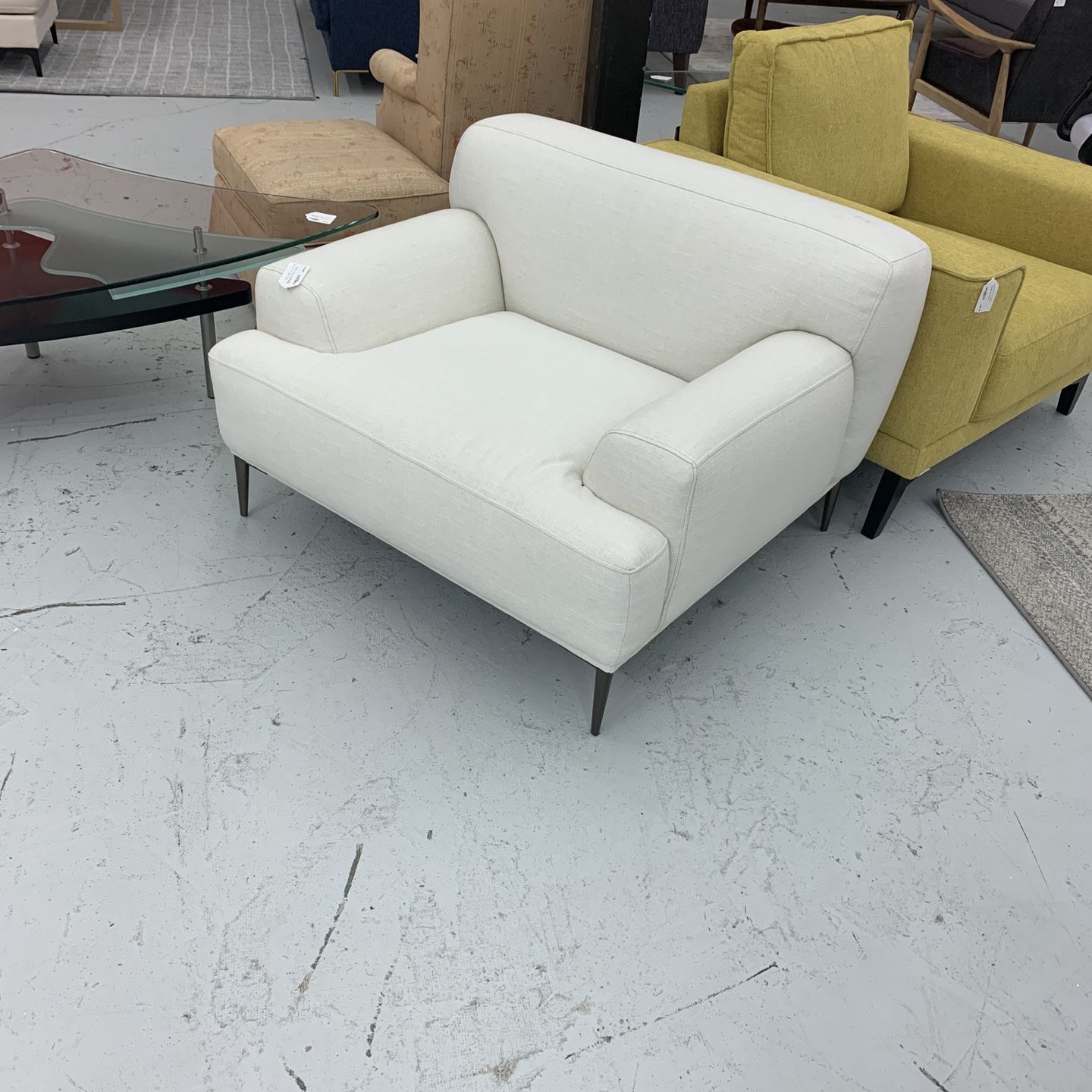 Abisko Quartz White Lounge Chair 5b