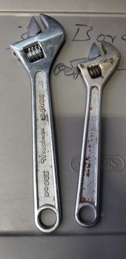 Crescent wrench llave perico