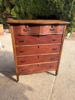 Dresser