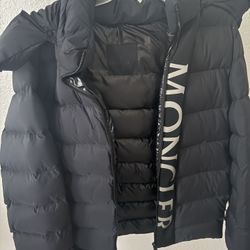 Moncler 