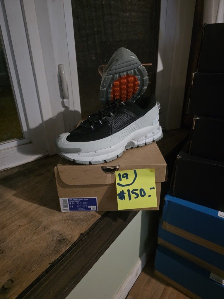 Nike Zoom Vomero Roam Men's Winterized Shoes (FV2295-001, Black/Light Silver/Jade Horizon/Black)