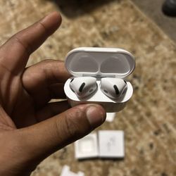 airpod 4 and second generation 