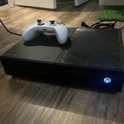 Xbox One With Controller