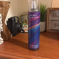 “ Secret Wonderland” Bath&Body Works Perfume