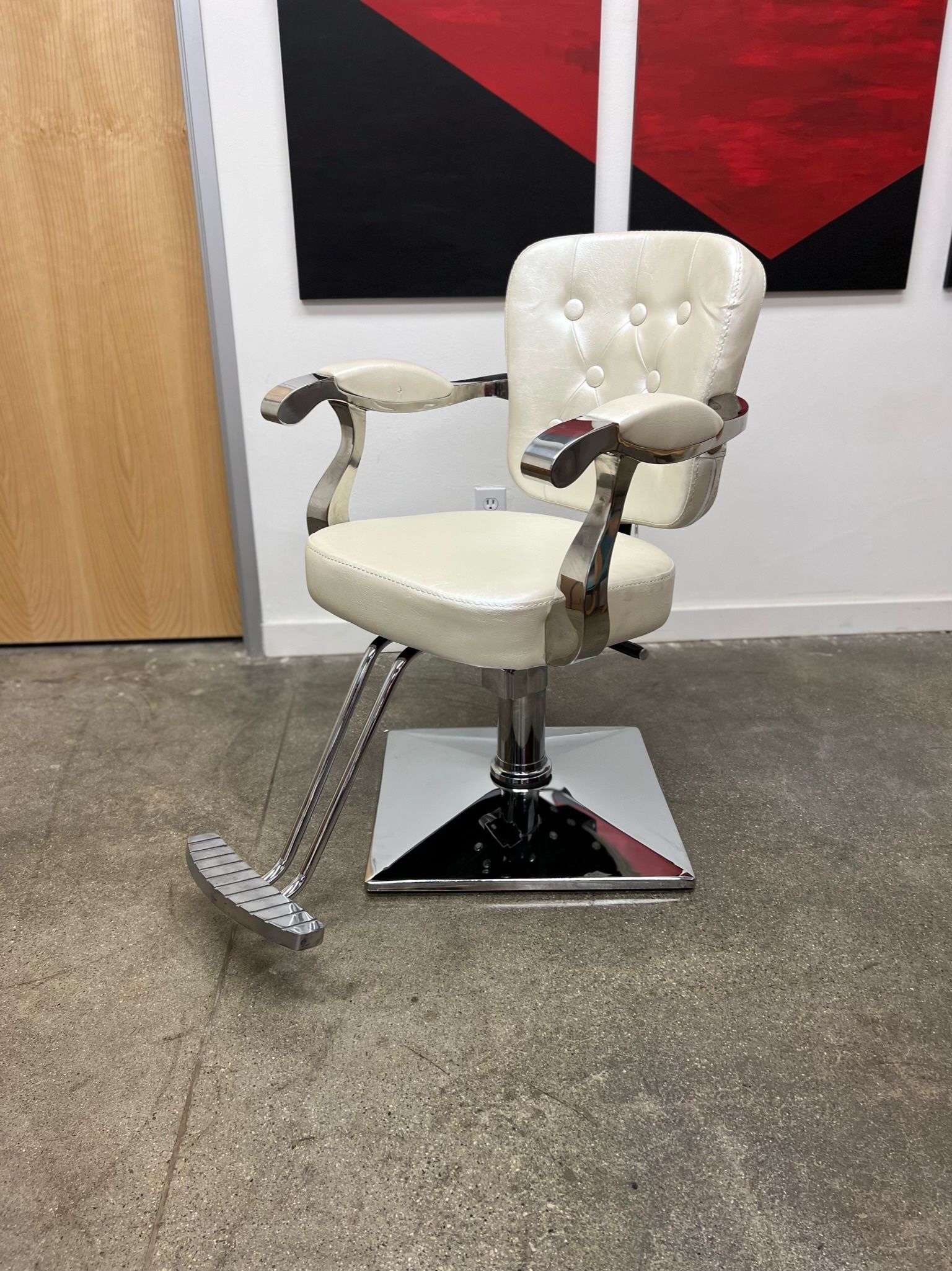 Pearl White Hydraulic Styling Salon Chair Model 2069