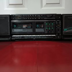 Magnavox D8277/47 AM/FM Stereo Dual Cassette Tape Recorder Boombox