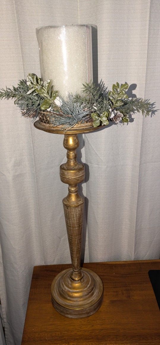 20" tall Gold Color Metal Candle Holder With Wreath And Flameless Holder