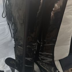 Size 12 panel leather boots