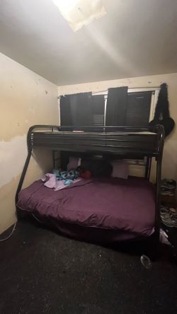 Brand new Size queen Bunk Beds ,  Black