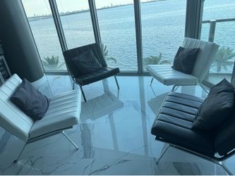 Accent chair