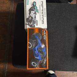 2 EXCLUSIVE REMOTE CONTROL CARS