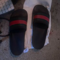 BRAND NEW GUCCI SLIDES $300