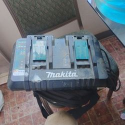 Makita Charger