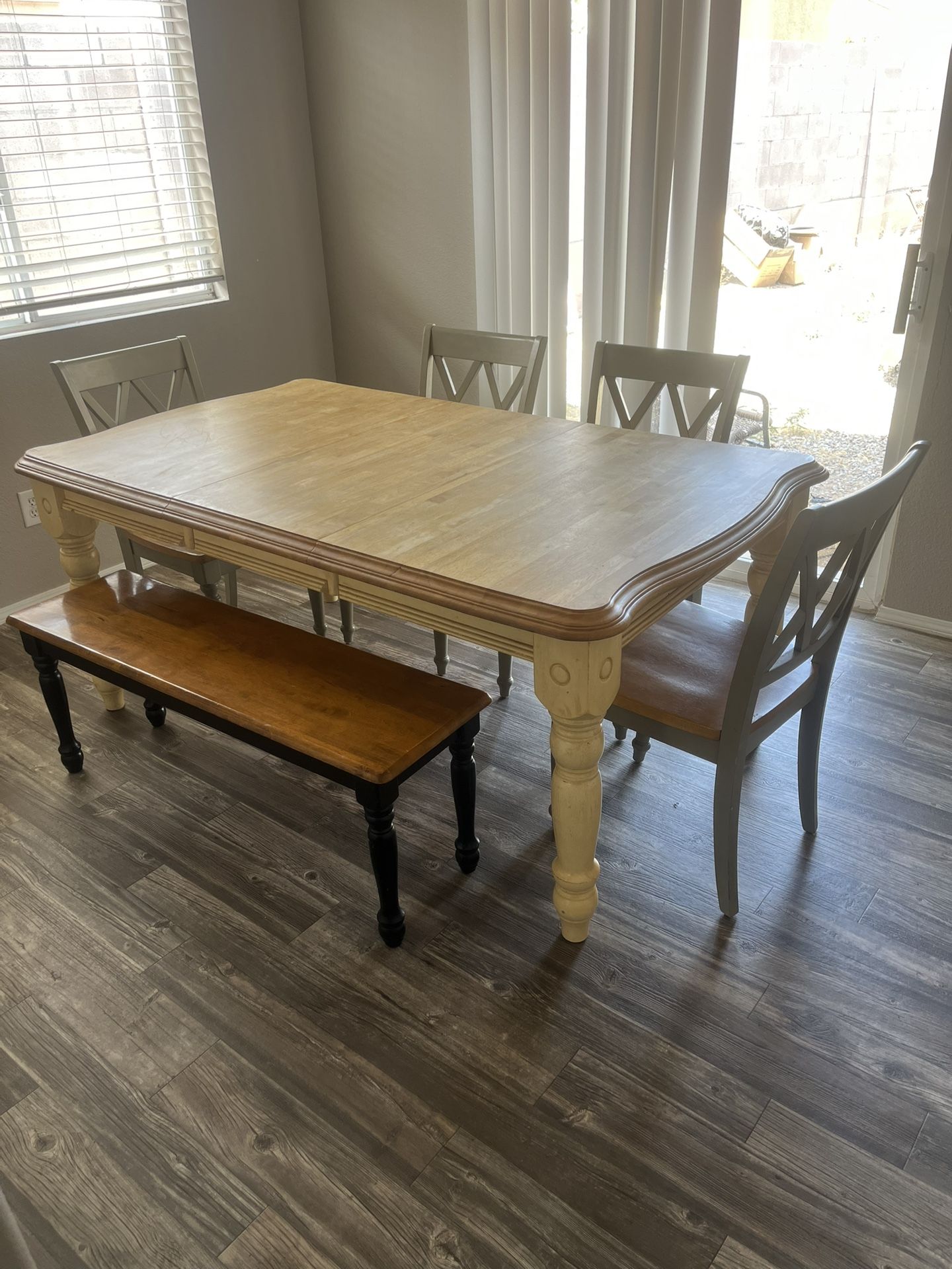 Dinning Table