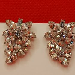 Bohemias  CLIP earrings Cz Diamonds, silver plated, 1.5"inches length, unique for its elegance.
