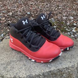 Under Armor Shoes Youth Size 2.5