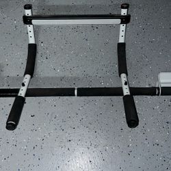 Pull Up Bar