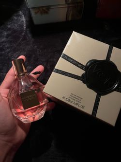 Flower bomb perfume