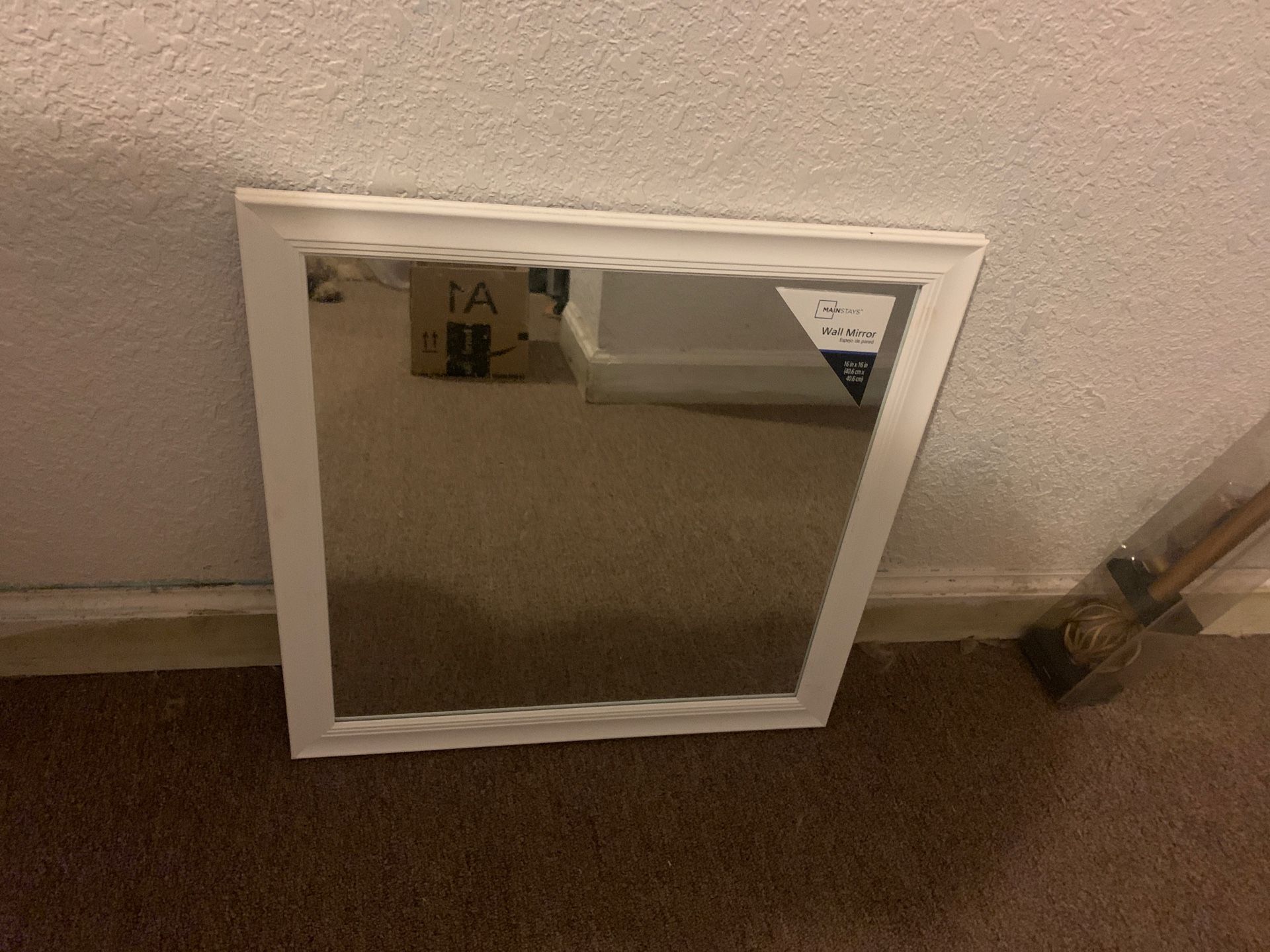 Wall mirror