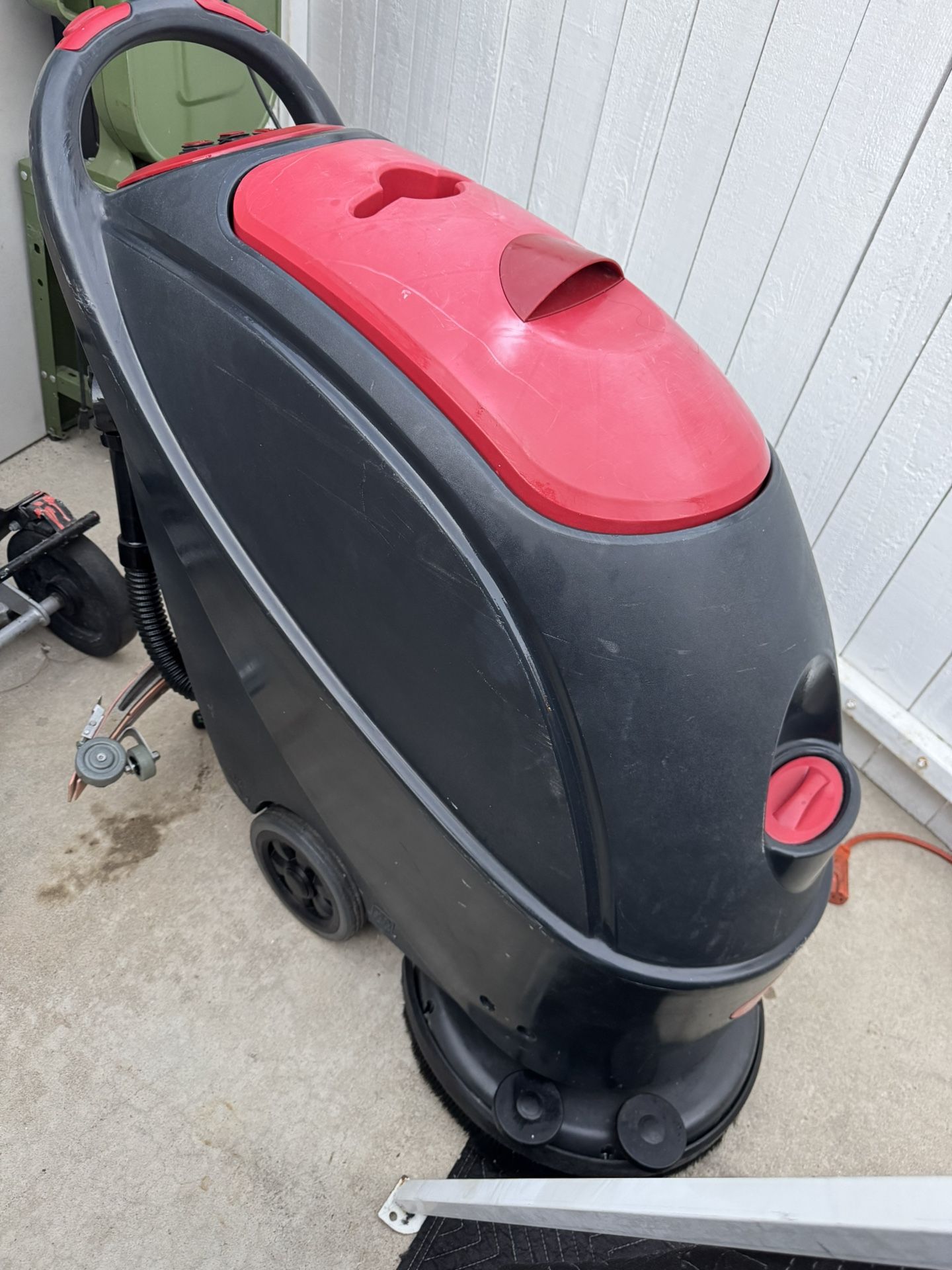 DAYTON FLOOR SCRUBBER/VAC