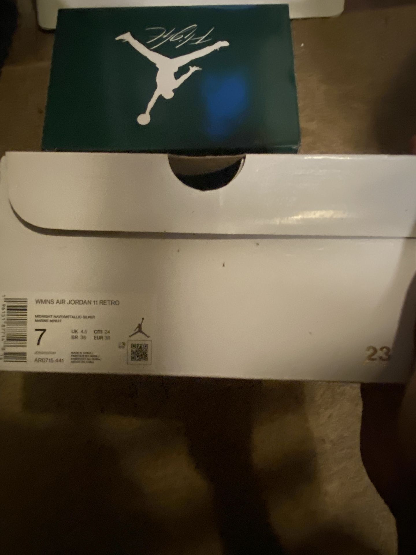 Jordan 11 Midnight Navy Velvet