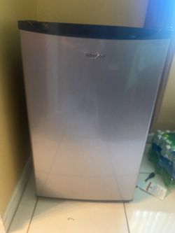 Whirlpool mini fridge / freezer