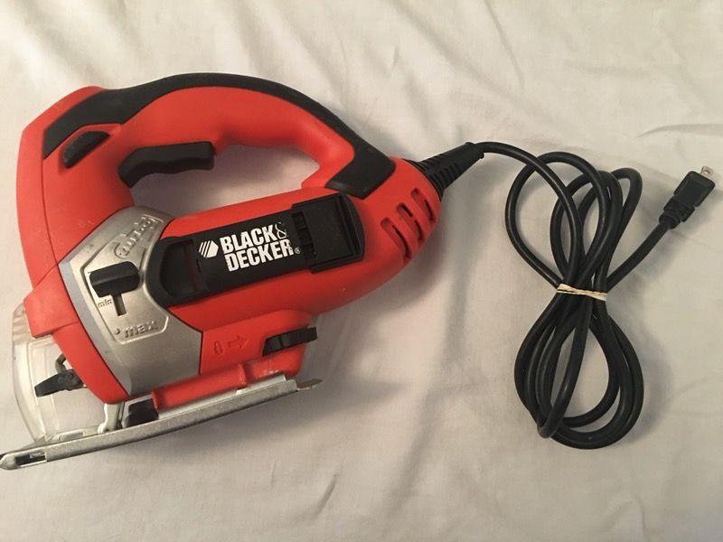 Pre-Owned BLACK & DECKER JS600 JIGSAW - TYPE 1 20mm-120V AC-60 Hz-4.5A - 800-3200/M (Reduced)